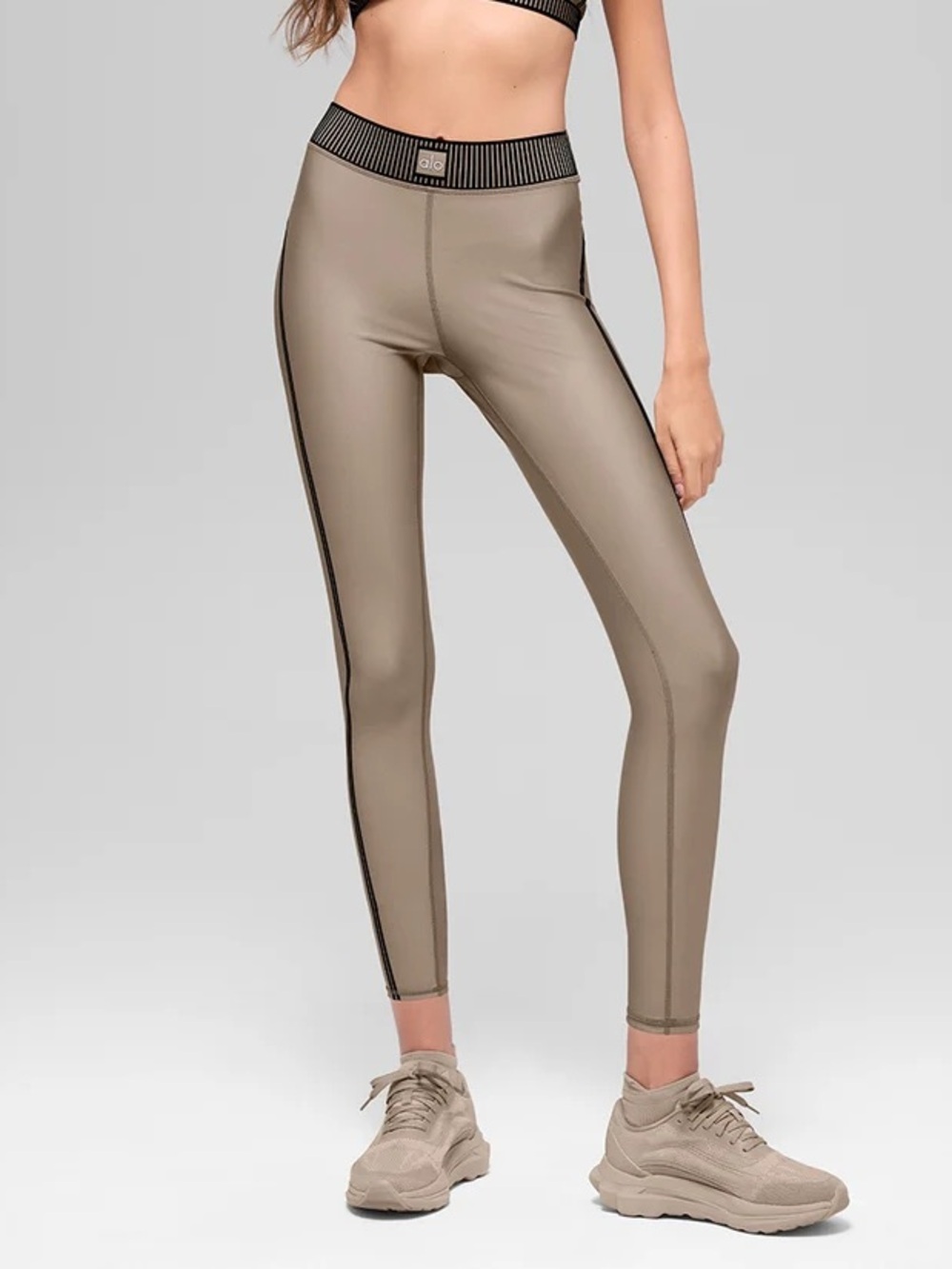 NWT ALO Yoga Airlift High-Waist 7/8 Line Up Legging in Gravel - M